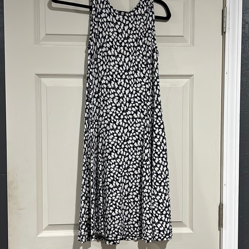 navy dress with white tulips